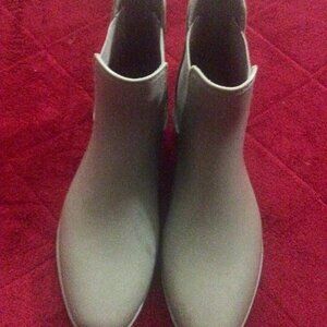 Women's New Day Chelsea Rubber Rain Boots Size 7 M